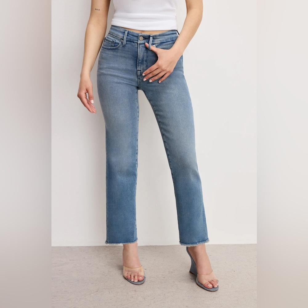Good American Good Petite Straight Leg Light Blue Jeans - Picture 6 of 15
